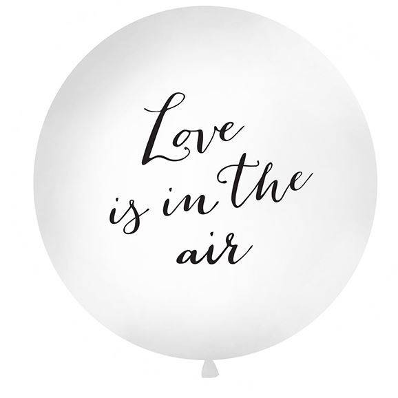 BALON GIGANT Z NADRUKIEM "LOVE IS IN THE AIR"